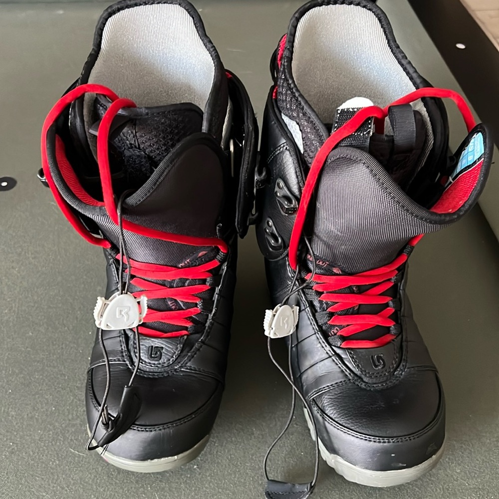 Women's Burton supreme snowboard boots